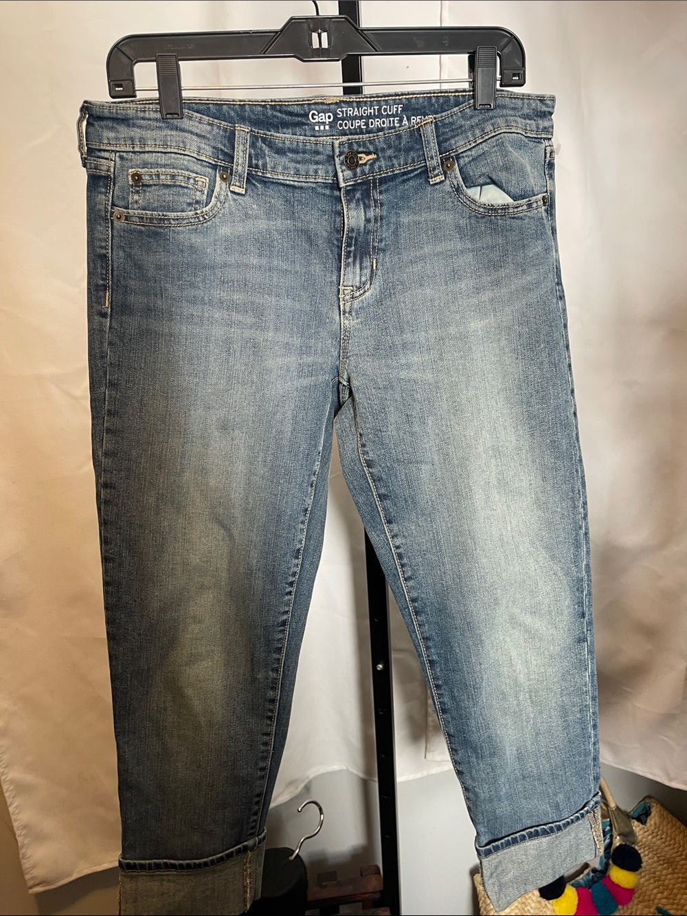 GAP Women's Straight Cuff Capri Jeans - Light Blue Wash